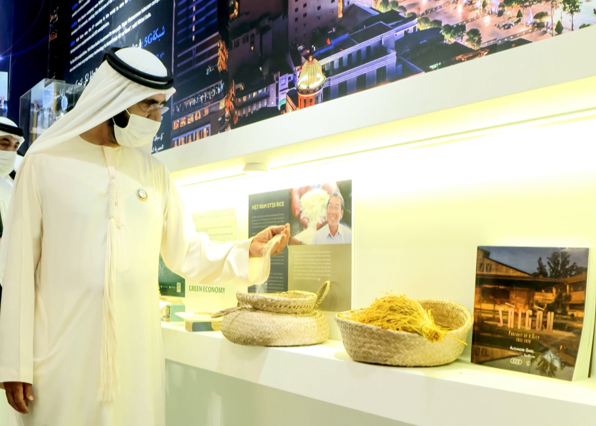 Quốc vương Dubai đánh giá cao chất lượng gạo và ấn tượng với sản lượng gạo được xuất khẩu của Việt Nam